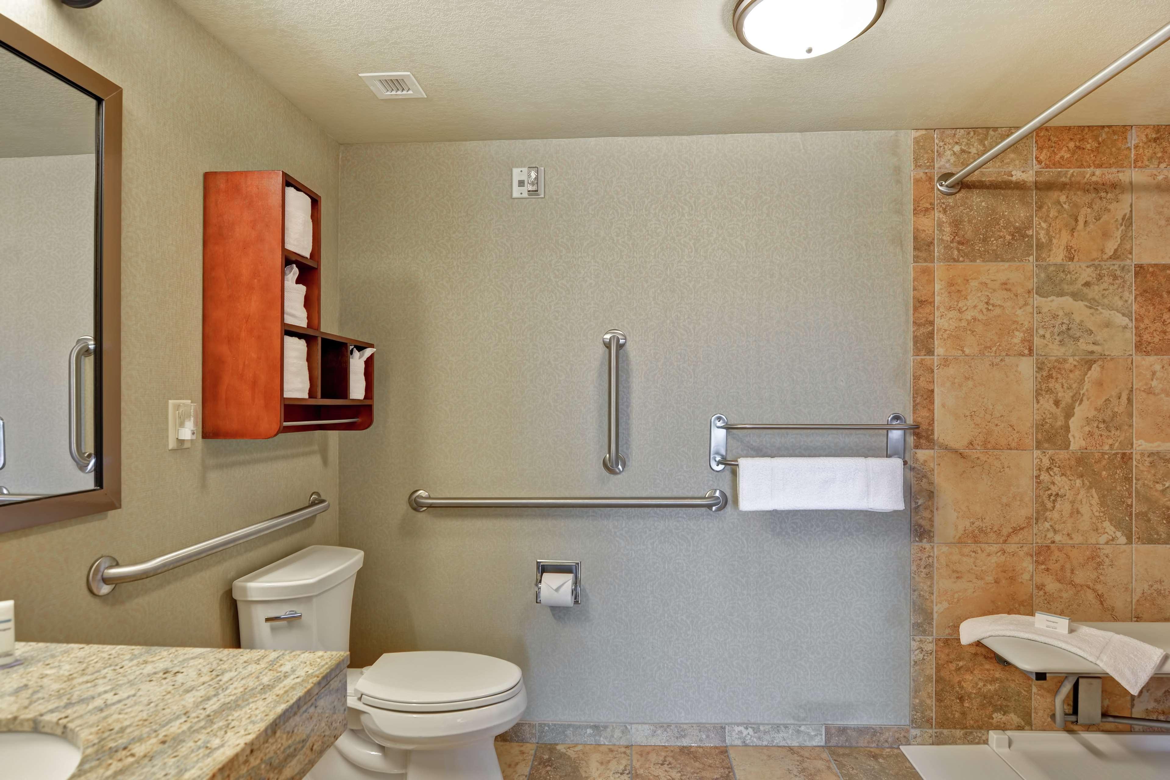 Hampton Inn And Suites New Hartford/Utica מראה חיצוני תמונה